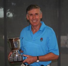 Sams accepts the NSW Senior Amateur title